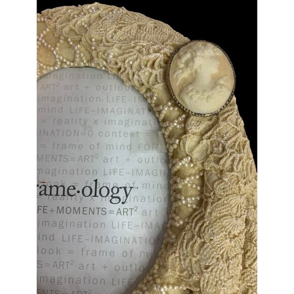 Vintage 1997 Frame ology Teddy Cameo Oval Tabletop Picture Frame - Picture 8 of 8